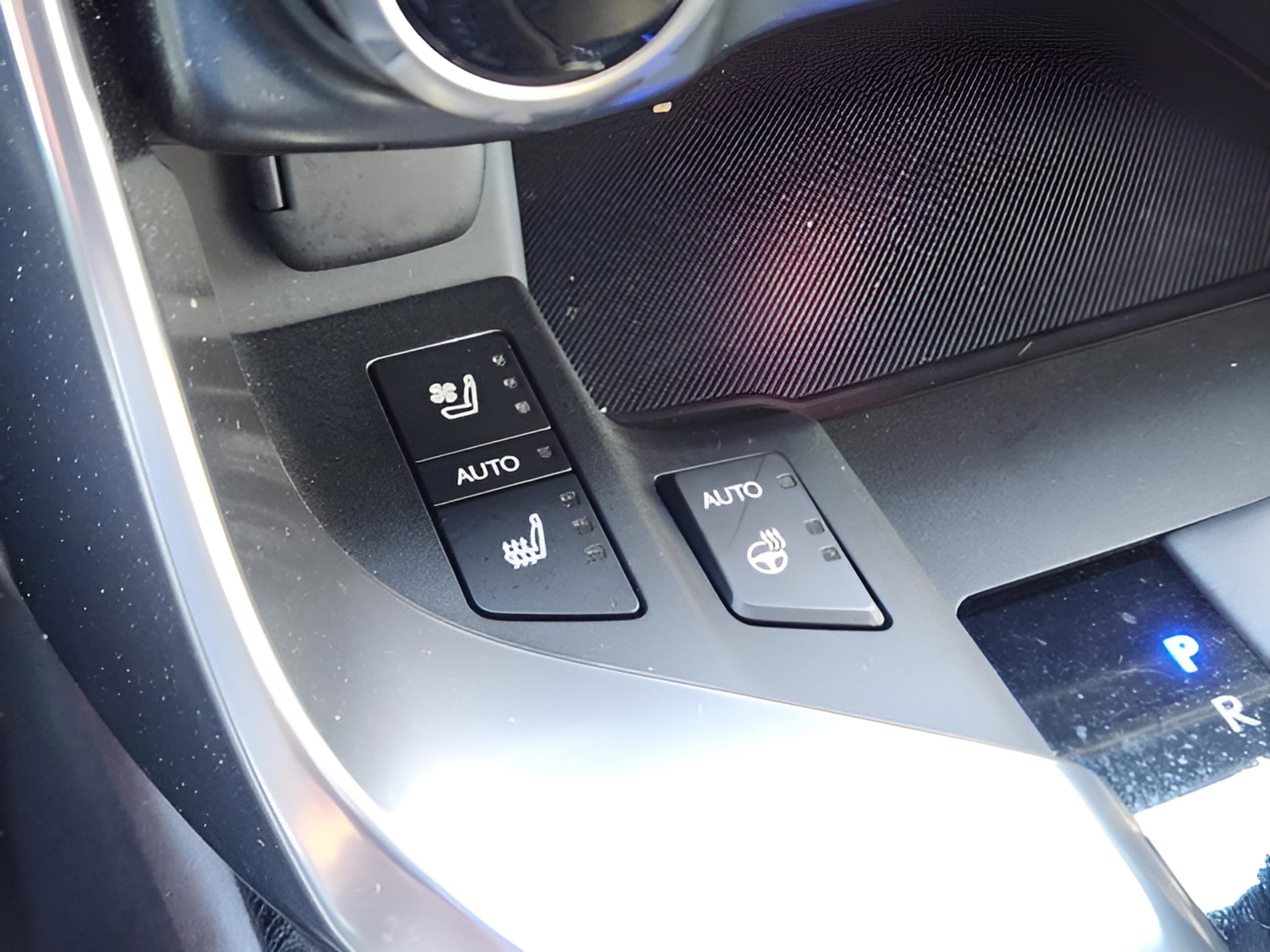 Used 2024 Lexus LX 600 4WD w/ Appearance Package image 37