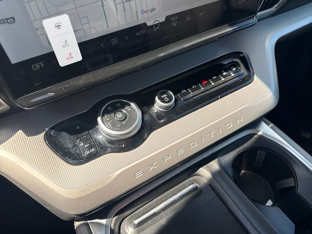 Used 2025 Ford Expedition Active AWD/4WD image 46
