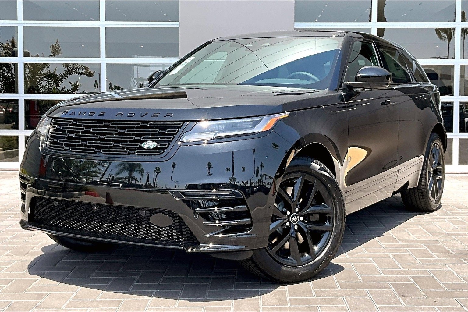 New 2026 Land Rover Range Rover Velar Dynamic SE