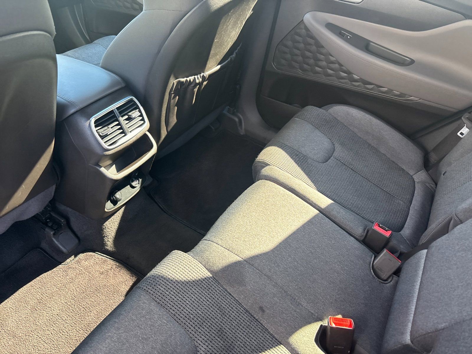 Used 2019 Hyundai Santa Fe SEL image 13