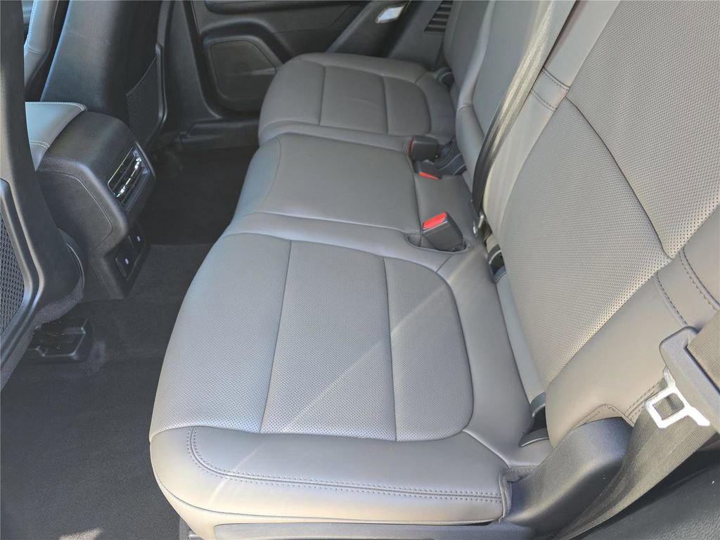 Used 2025 Lincoln Corsair Reserve w/ Jet Appearance Package image 16