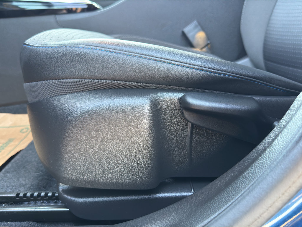 Used 2024 Chevrolet Trax LT w/ Sunroof Package image 15