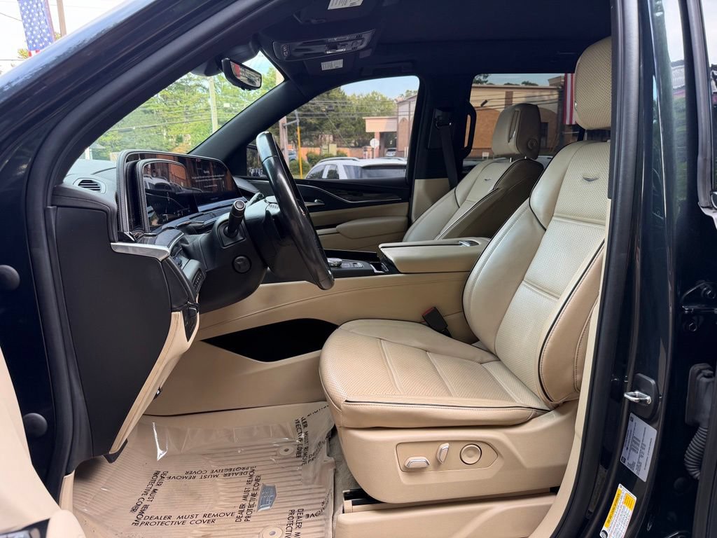 Used 2022 Cadillac Escalade Premium Luxury w/ Performance Package AWD/4WD image 25