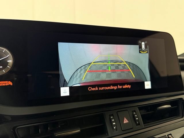 Used 2025 Lexus ES 300h w/ Premium Package FWD image 21