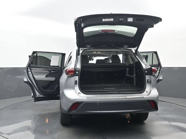 Used 2021 Toyota Highlander Limited FWD image 34