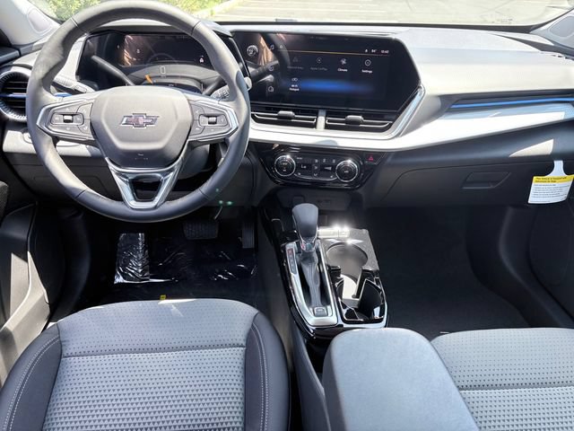 New 2026 Chevrolet Trax LT w/ Midnight Edition FWD image 6