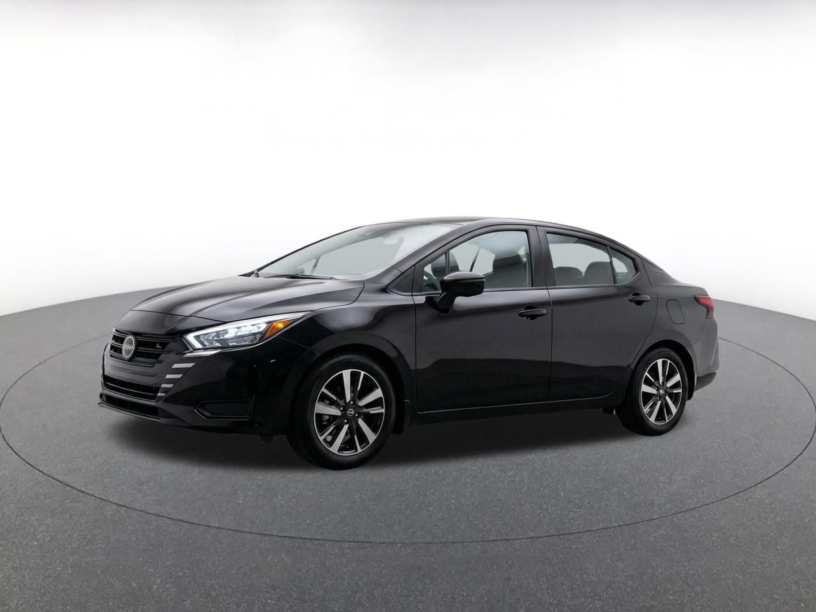 Used 2025 Nissan Versa SV FWD image 3