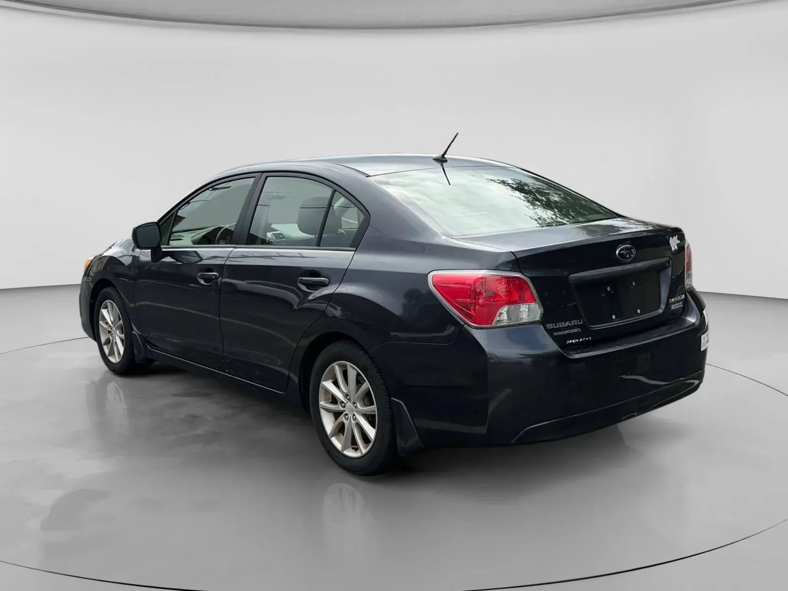 Used 2014 Subaru Impreza 2.0i Premium AWD/4WD image 3