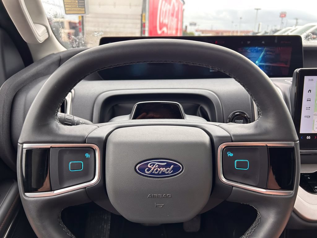 Used 2025 Ford Expedition Active AWD/4WD image 36