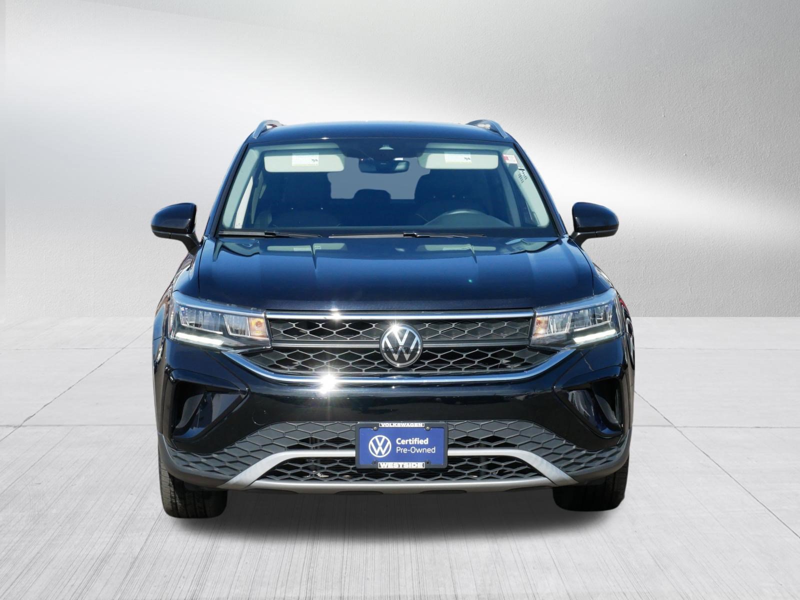 Certified 2023 Volkswagen Taos SE w/ Black Wheel Package video 2