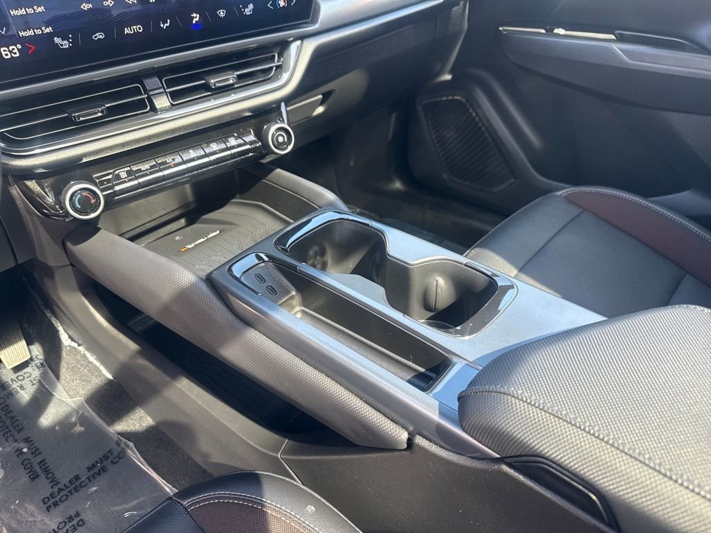 Used 2025 Chevrolet Equinox EV RS image 24