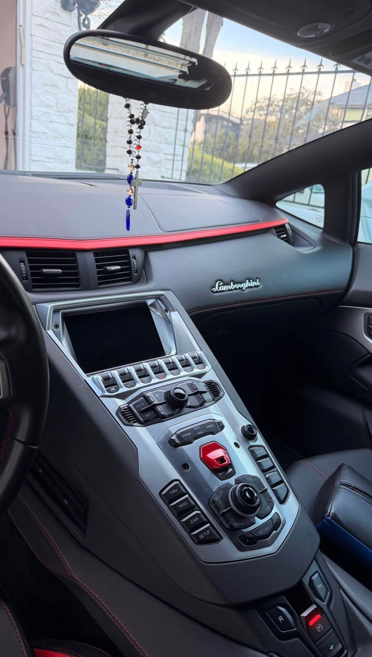 Used 2018 Lamborghini Aventador S image 10