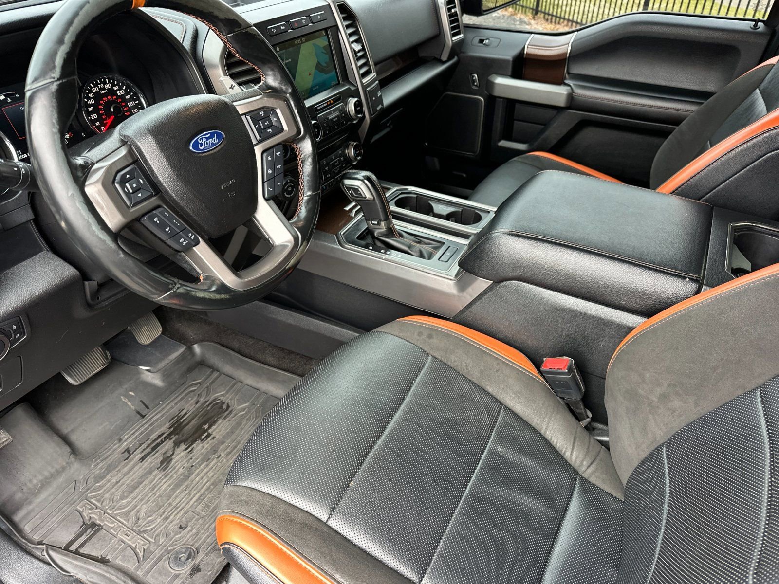 Used 2018 Ford F150 Raptor w/ Equipment Group 802A Luxury AWD/4WD image 10
