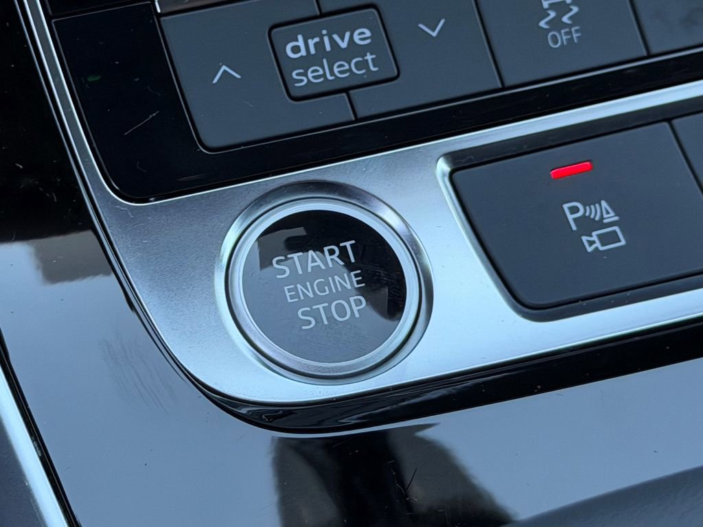 Certified 2025 Audi Q8 Premium Plus AWD/4WD image 34