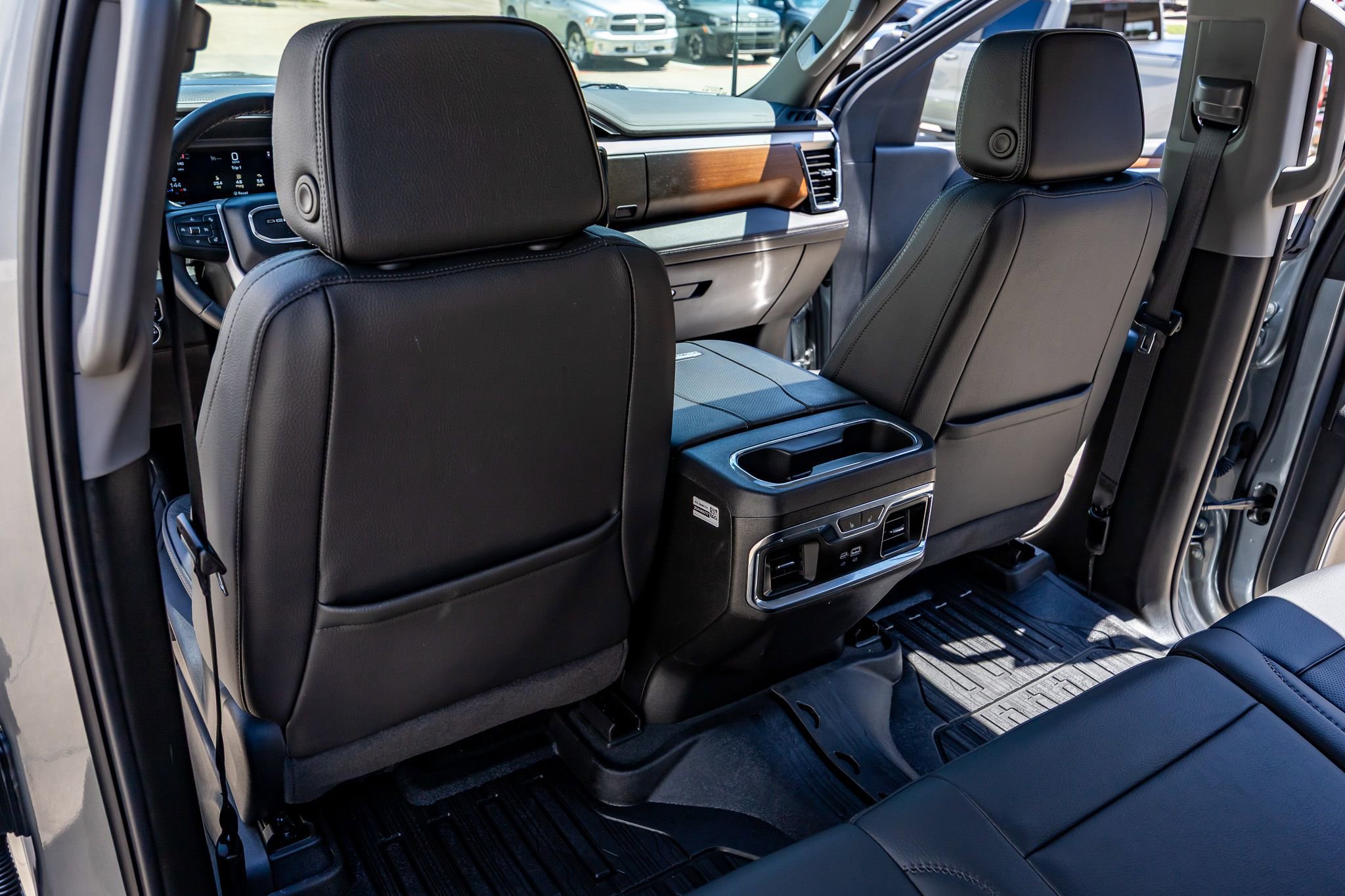 Used 2025 GMC Sierra 3500 Denali w/ Denali Reserve Package AWD/4WD image 35