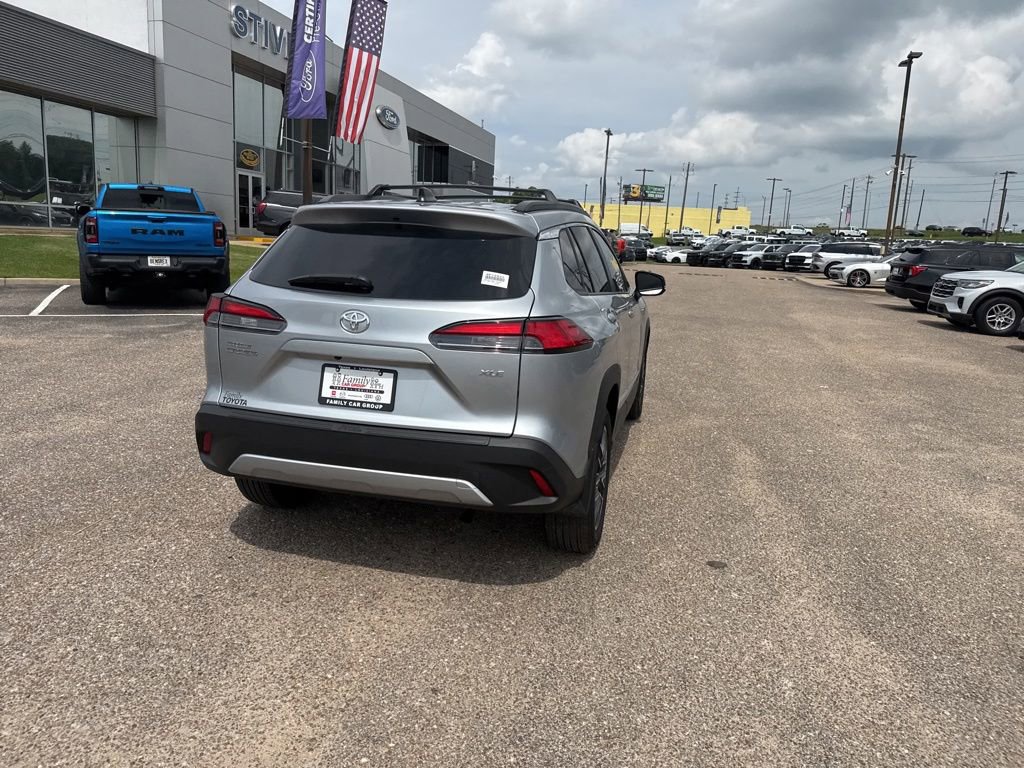 Used 2026 Toyota Corolla Cross XLE FWD image 15
