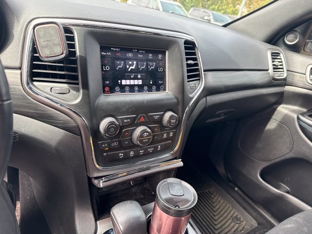 Used 2019 Jeep Grand Cherokee Laredo AWD/4WD image 10