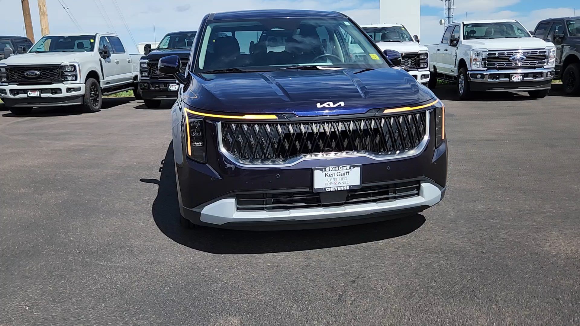 Used 2026 Kia Carnival LXS FWD image 4