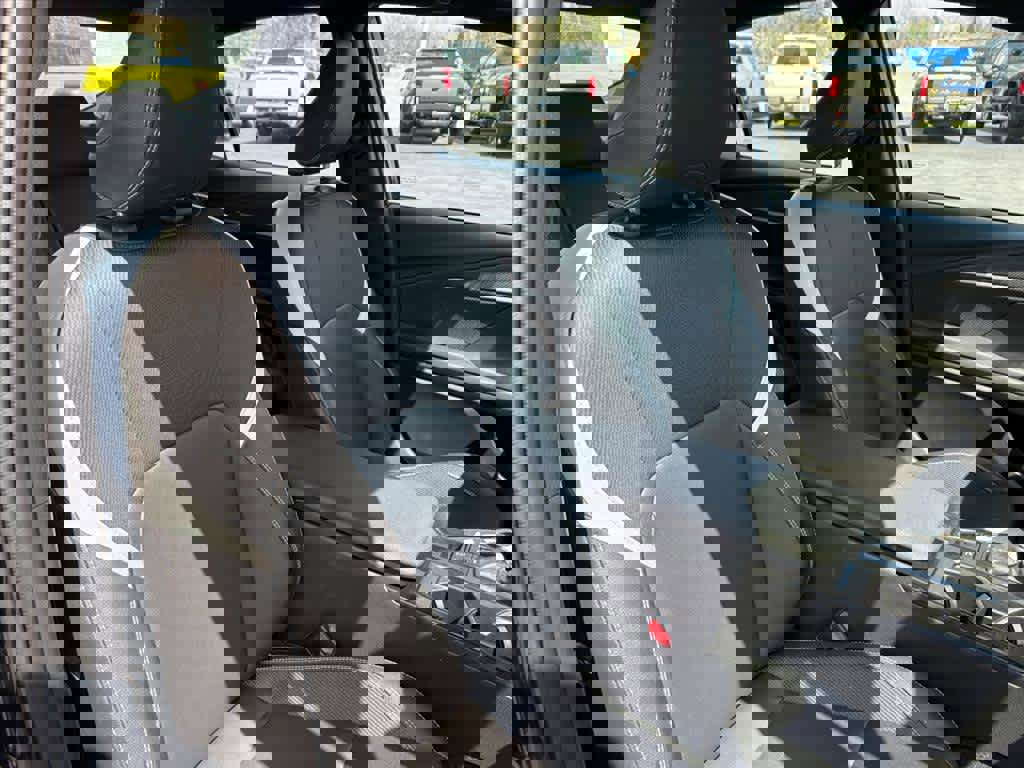 Used 2025 Toyota Camry SE image 6