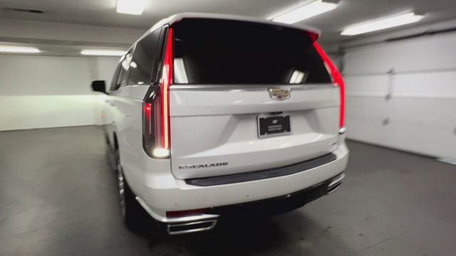 Used 2021 Cadillac Escalade Premium Luxury w/ Performance Package AWD/4WD image 7