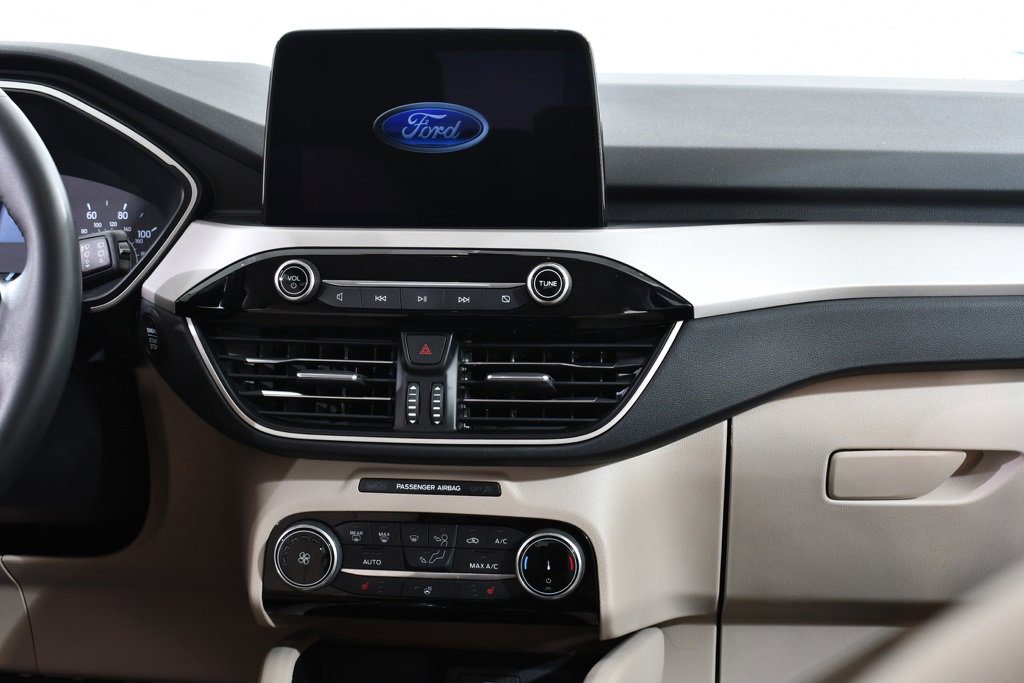 Used 2022 Ford Escape SE w/ Cold Weather Package image 9