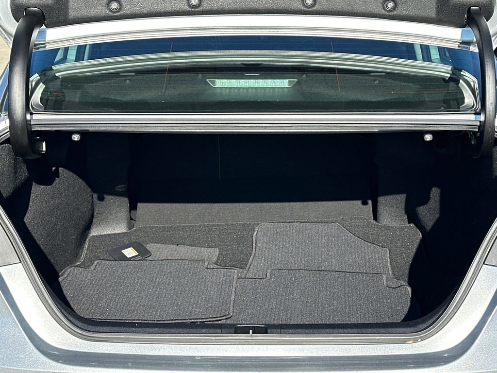 Used 2021 Toyota Camry LE image 6