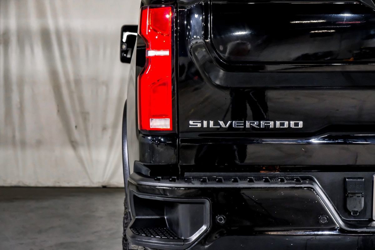 Used 2025 Chevrolet Silverado 2500 ZR2 w/ Technology Package image 42