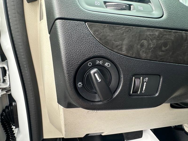Used 2019 Dodge Grand Caravan SE FWD image 32