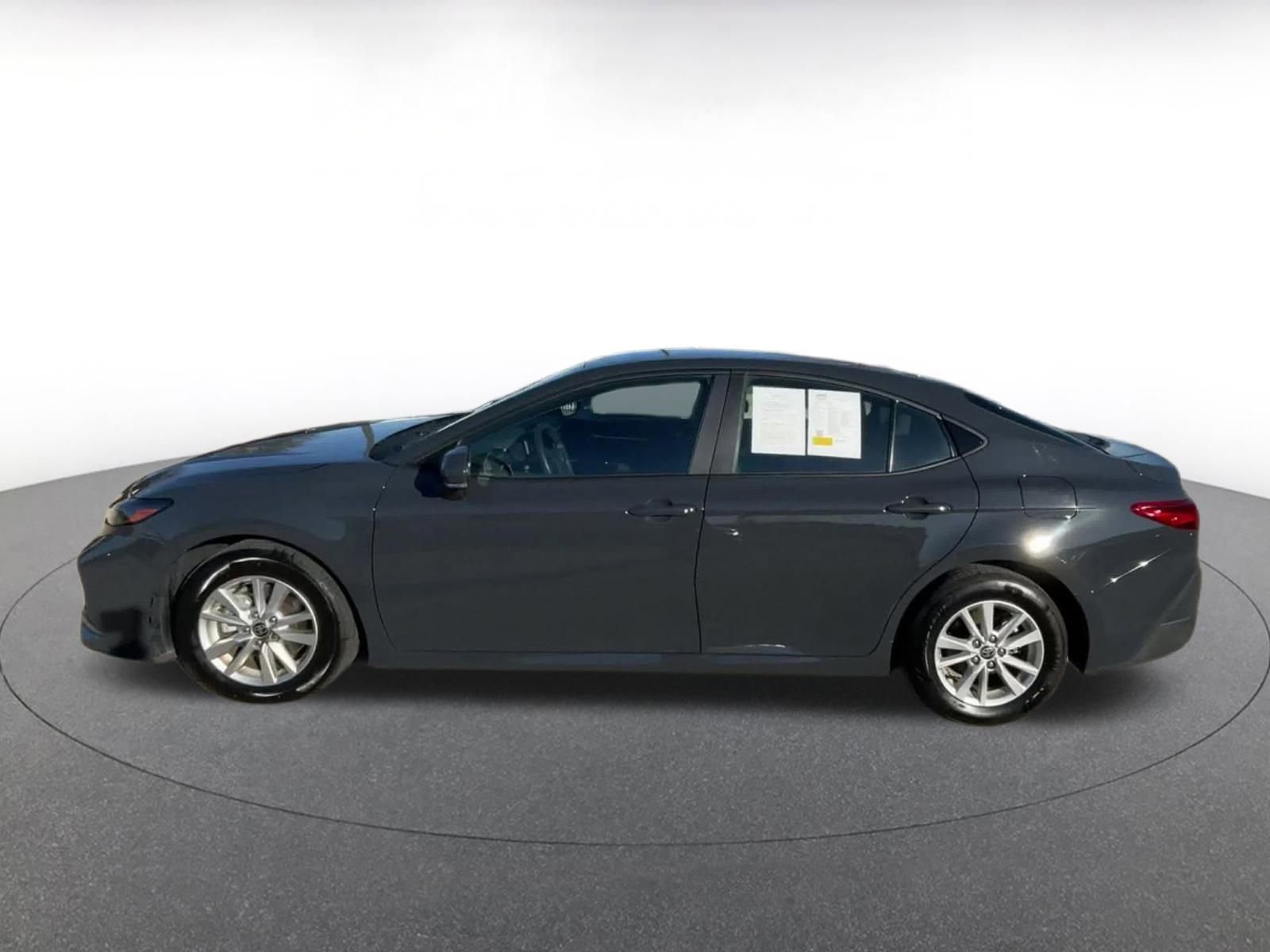 Used 2025 Toyota Camry LE image 8