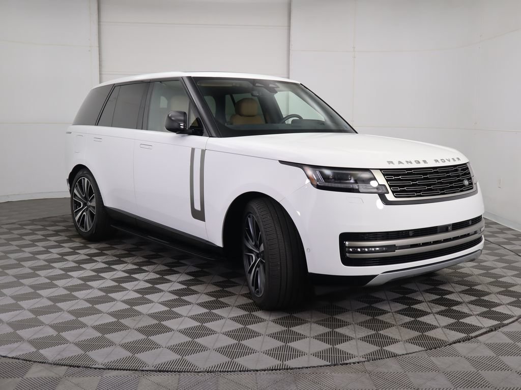 Used 2024 Land Rover Range Rover SE AWD/4WD image 3