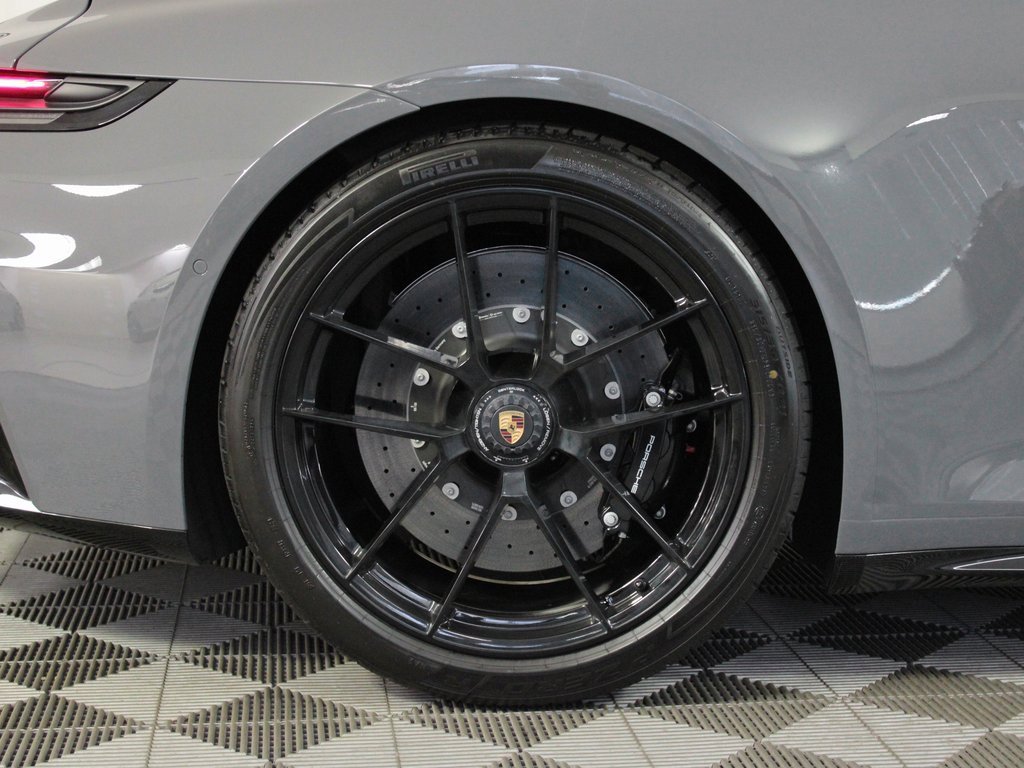 Certified 2025 Porsche 911 Carrera GTS image 40