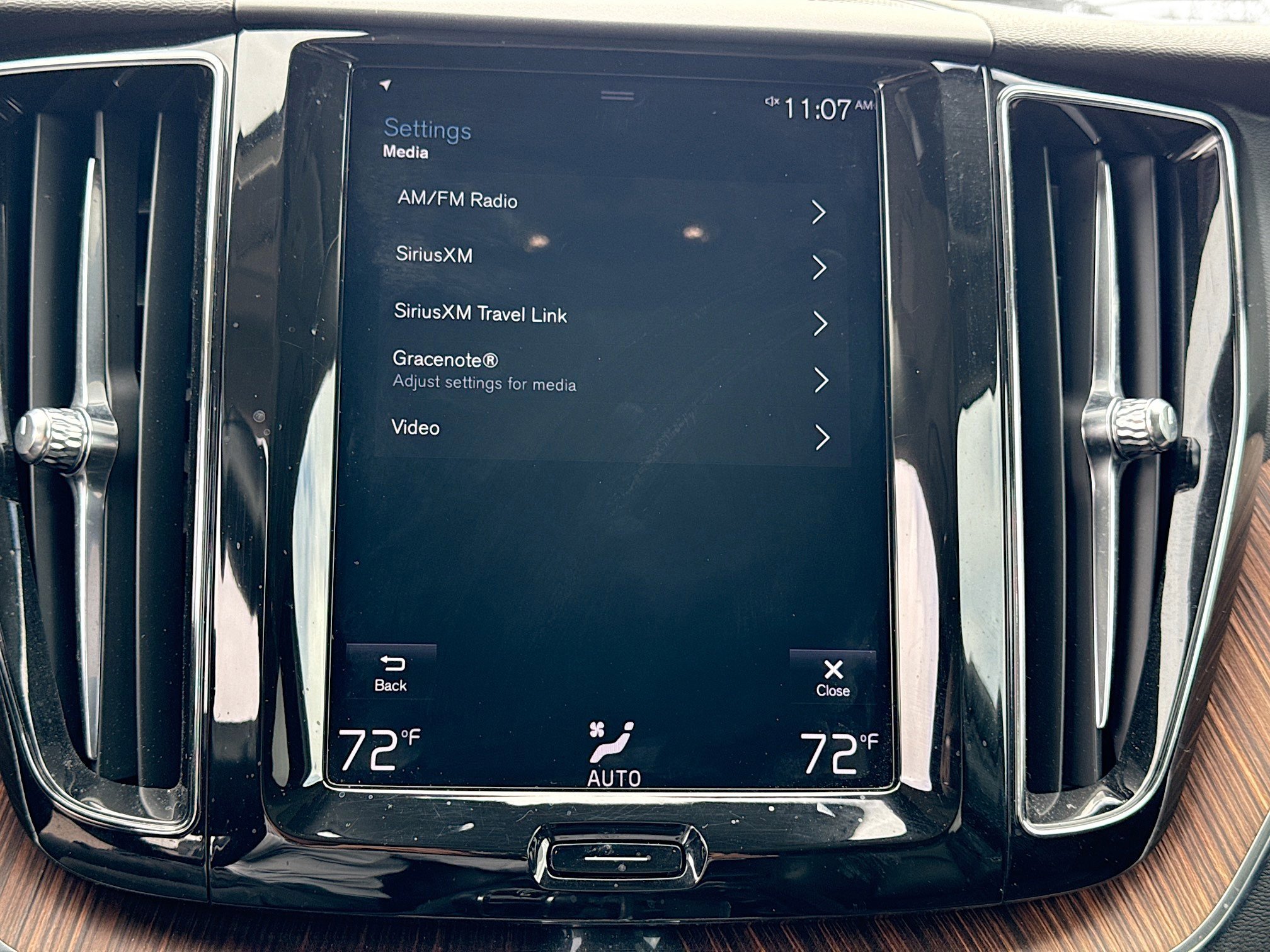 Used 2019 Volvo XC60 T5 Momentum w/ Multimedia Package image 31