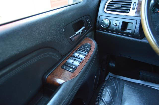 Used 2008 GMC Yukon XL Denali image 53