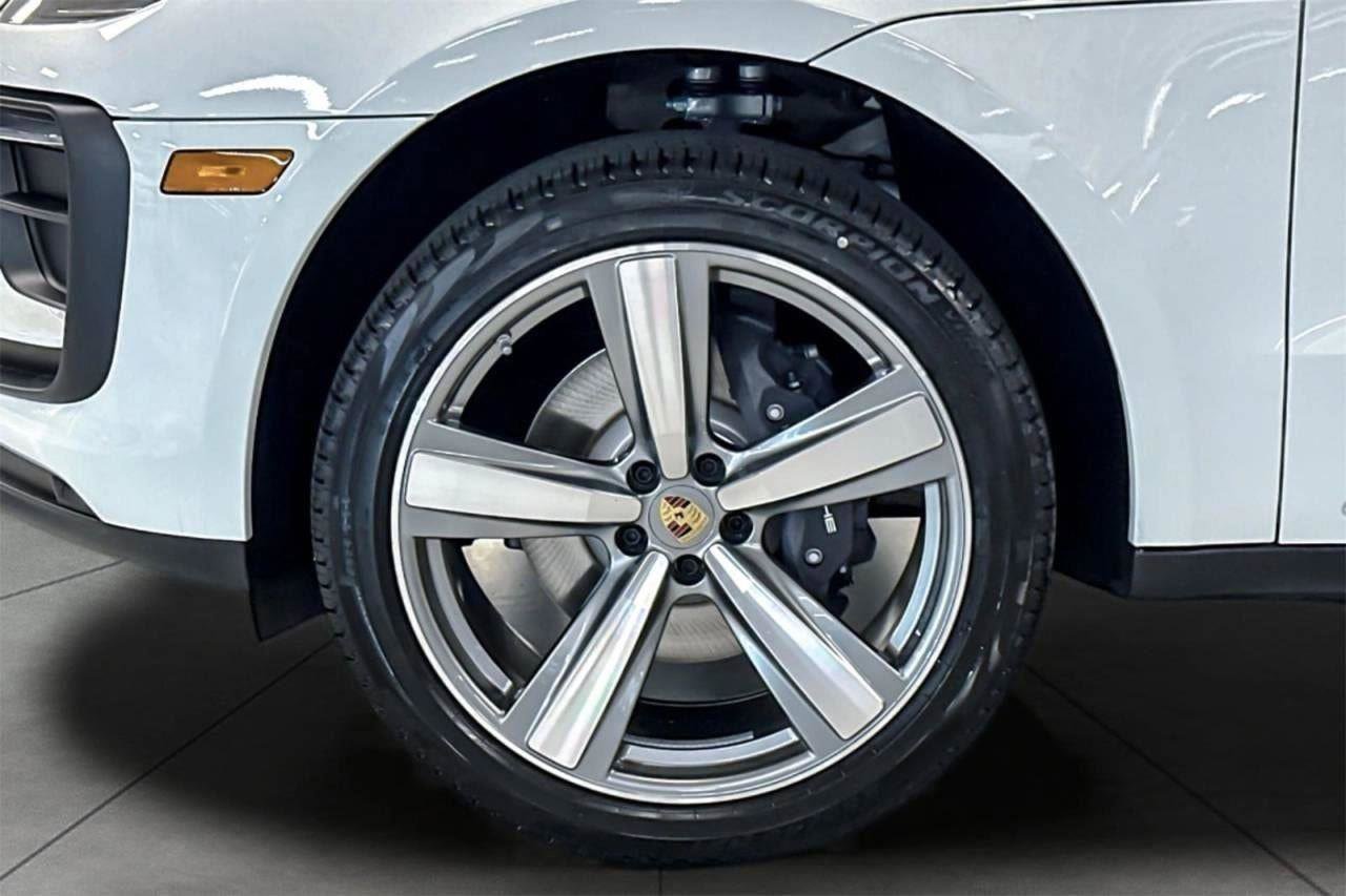 New 2025 Porsche Macan image 92