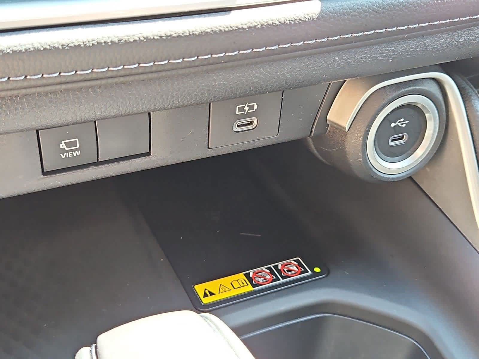 Used 2025 Toyota Grand Highlander AWD image 32