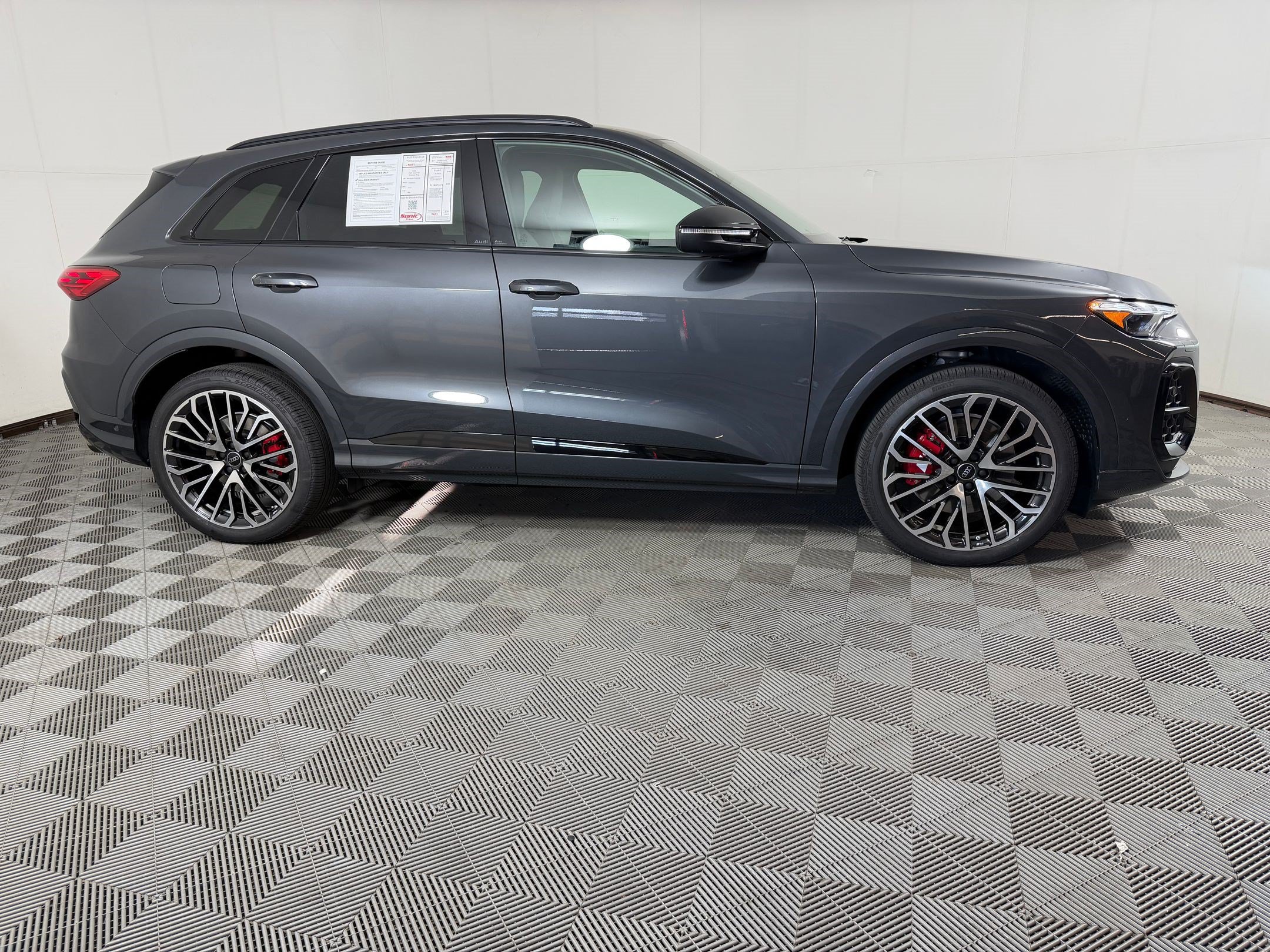 Certified 2025 Audi SQ5 Premium Plus w/ Premium Plus Package AWD/4WD image 8
