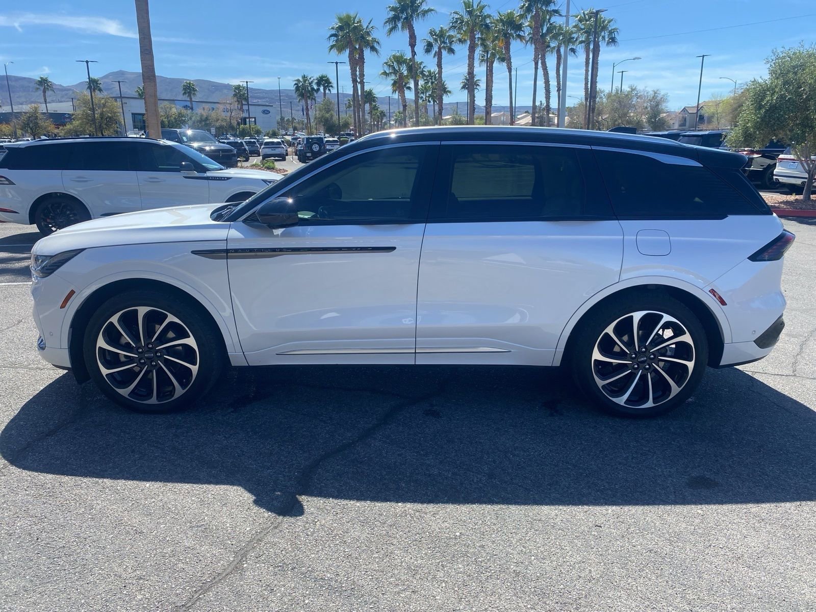 Used 2024 Lincoln Nautilus Black Label image 8