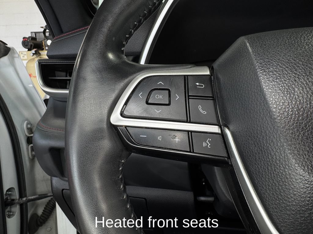 Used 2024 Toyota Highlander Platinum AWD/4WD image 16