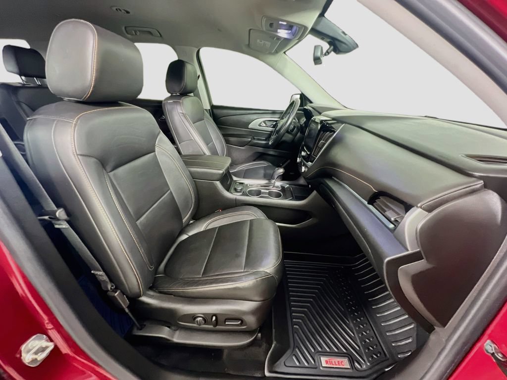 Used 2019 Chevrolet Traverse LT w/ LT Premium Package AWD/4WD image 34
