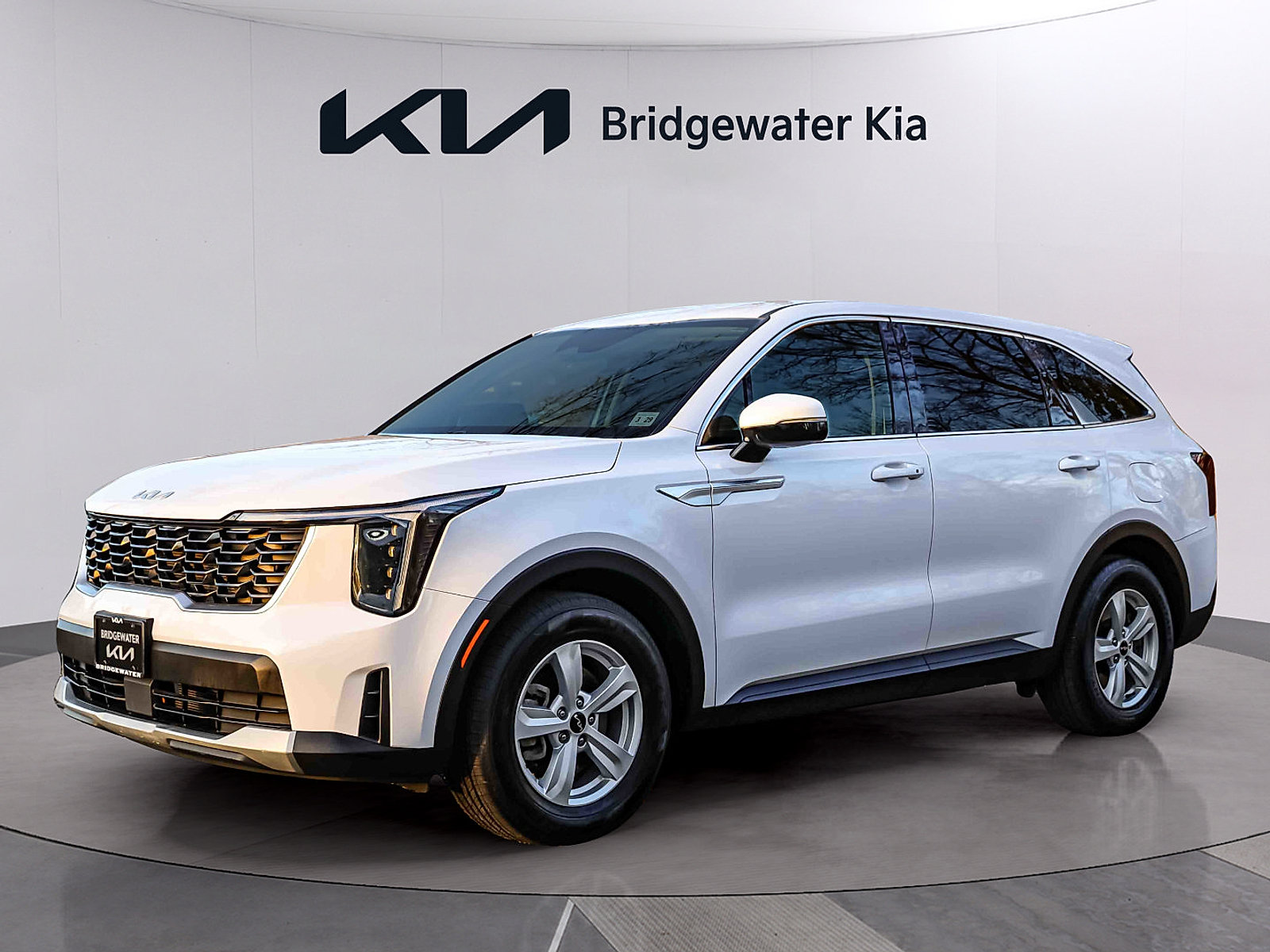 Certified 2024 Kia Sorento LX FWD image 4