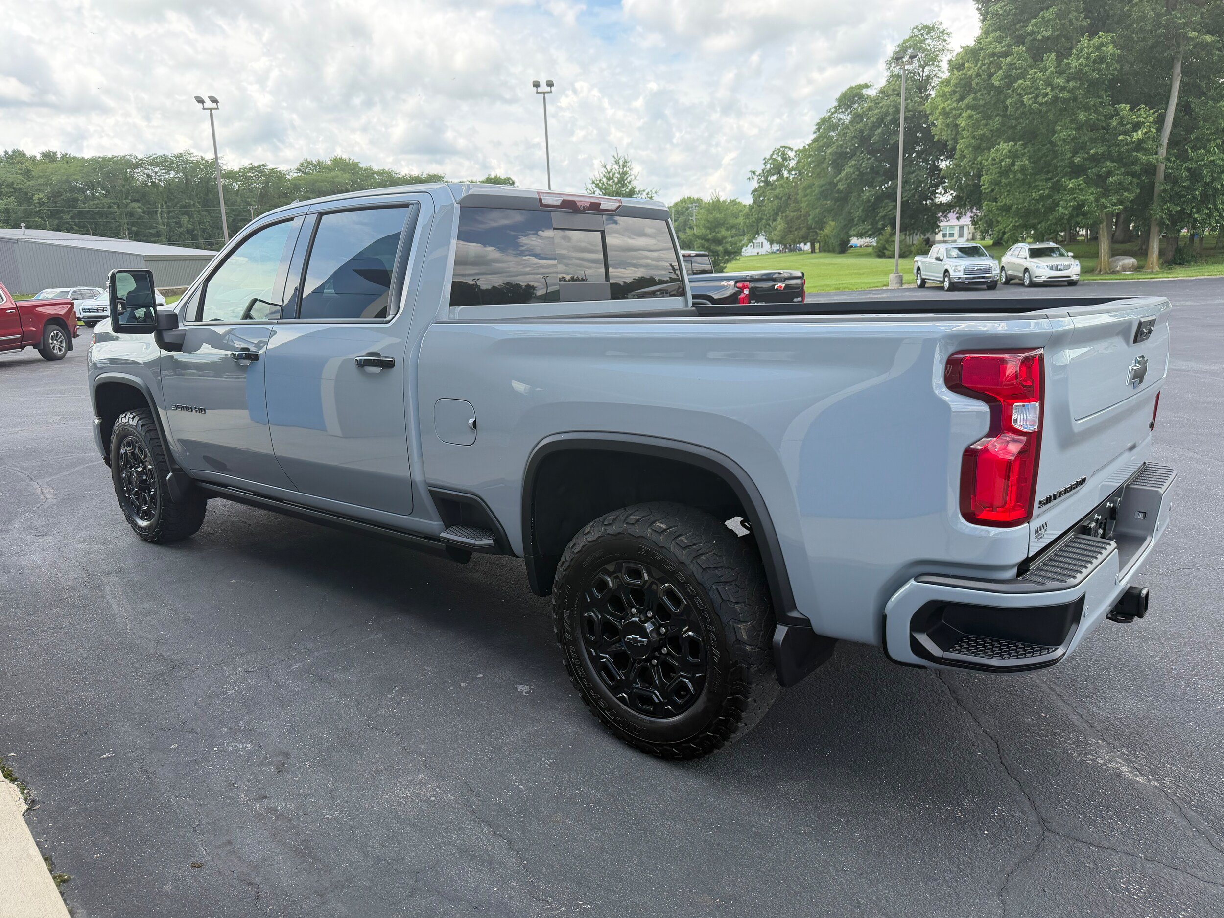 Used 2024 Chevrolet Silverado 3500 LTZ w/ LTZ Plus Package AWD/4WD image 10