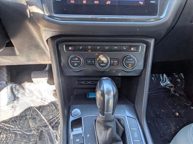 Used 2019 Volkswagen Tiguan SE image 16