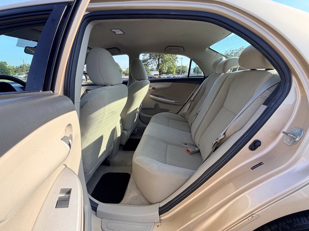 Used 2011 Toyota Corolla LE FWD image 18