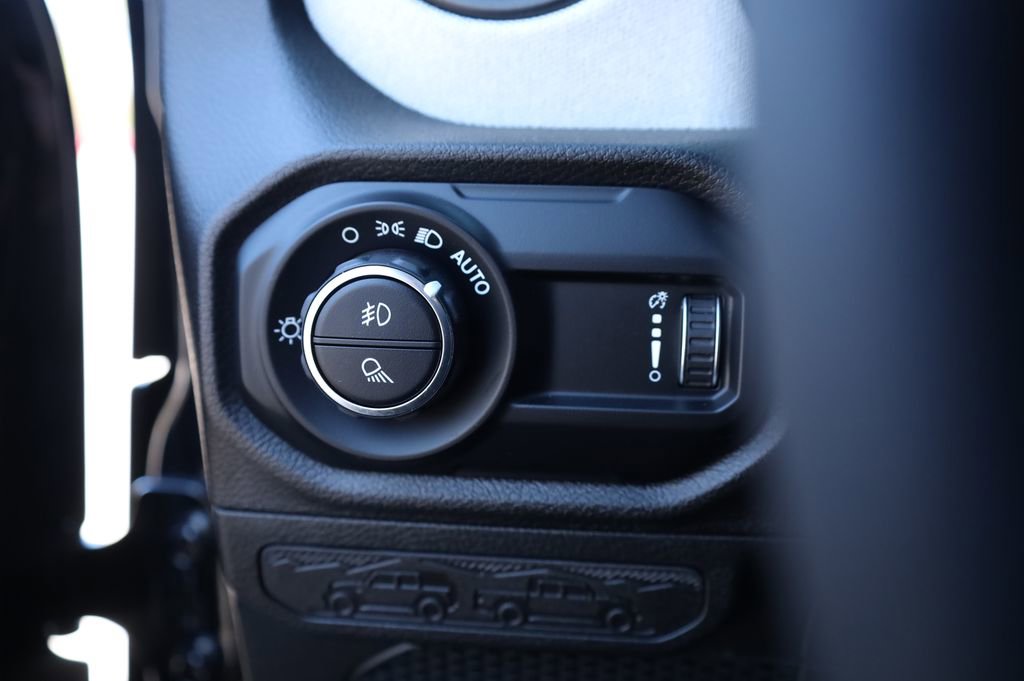 Used 2025 Jeep Gladiator Willys image 26
