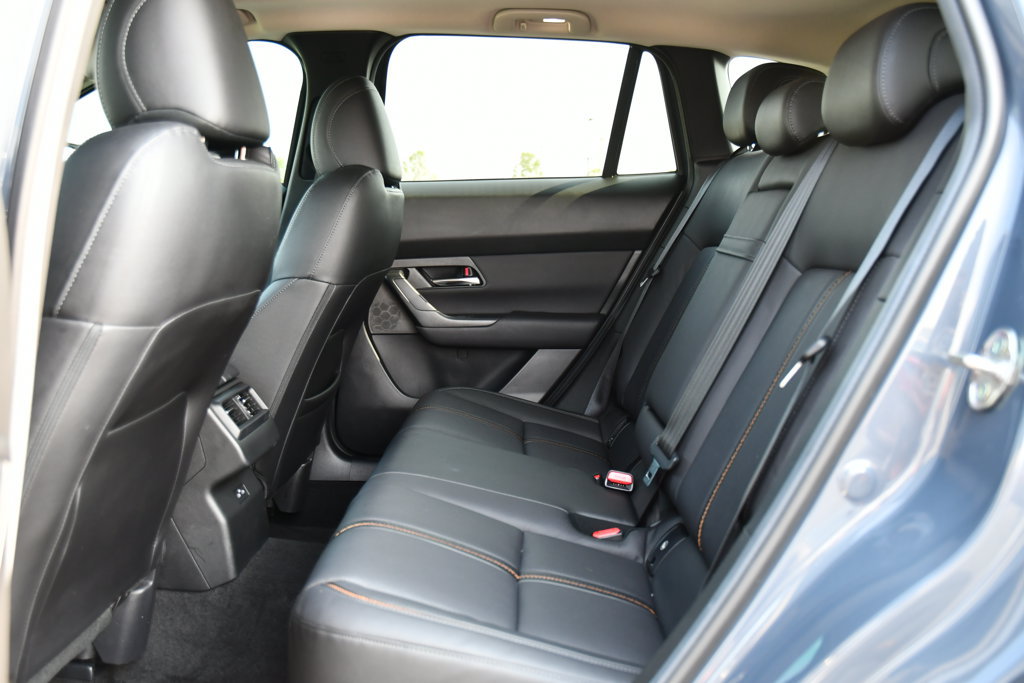 Used 2025 MAZDA CX-50 AWD 2.5 S w/ Premium Plus Pkg image 24