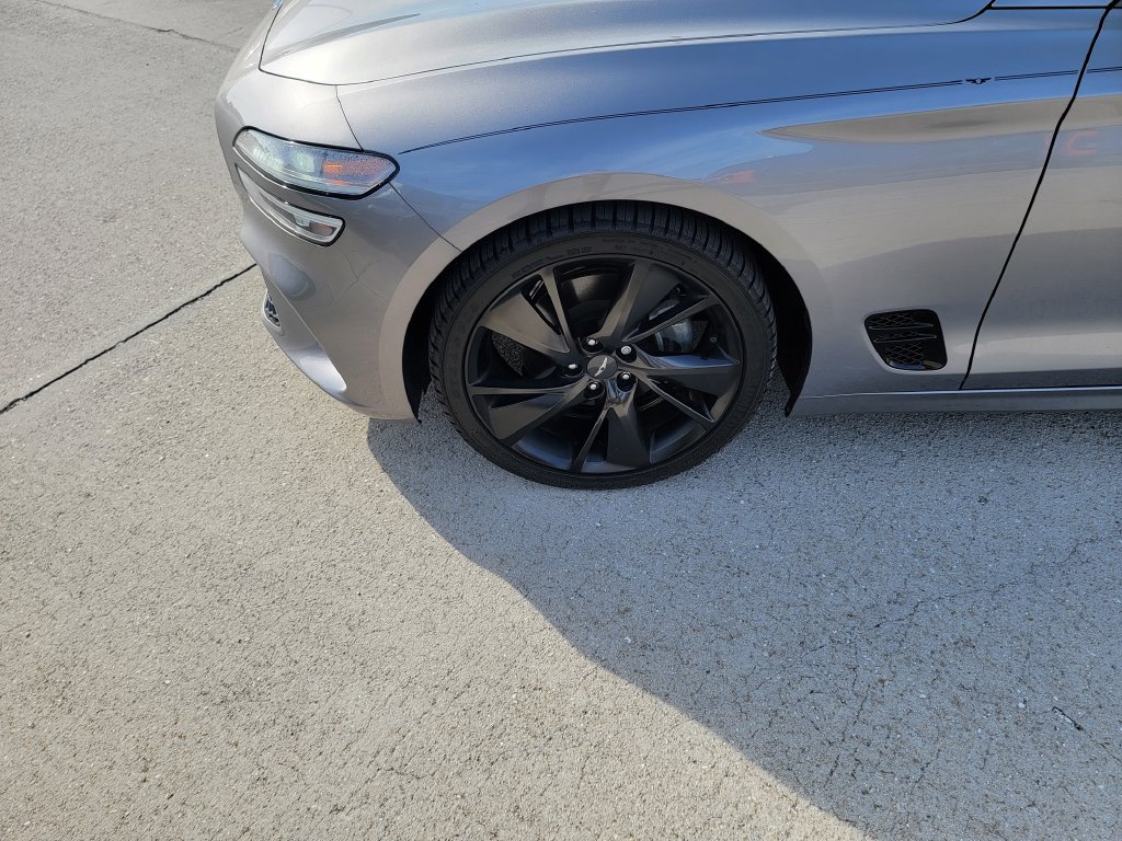 Used 2023 Genesis G70 2.0T w/ Sport Prestige Package RWD image 9