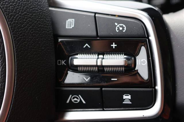 Used 2023 Kia Carnival SX FWD image 16