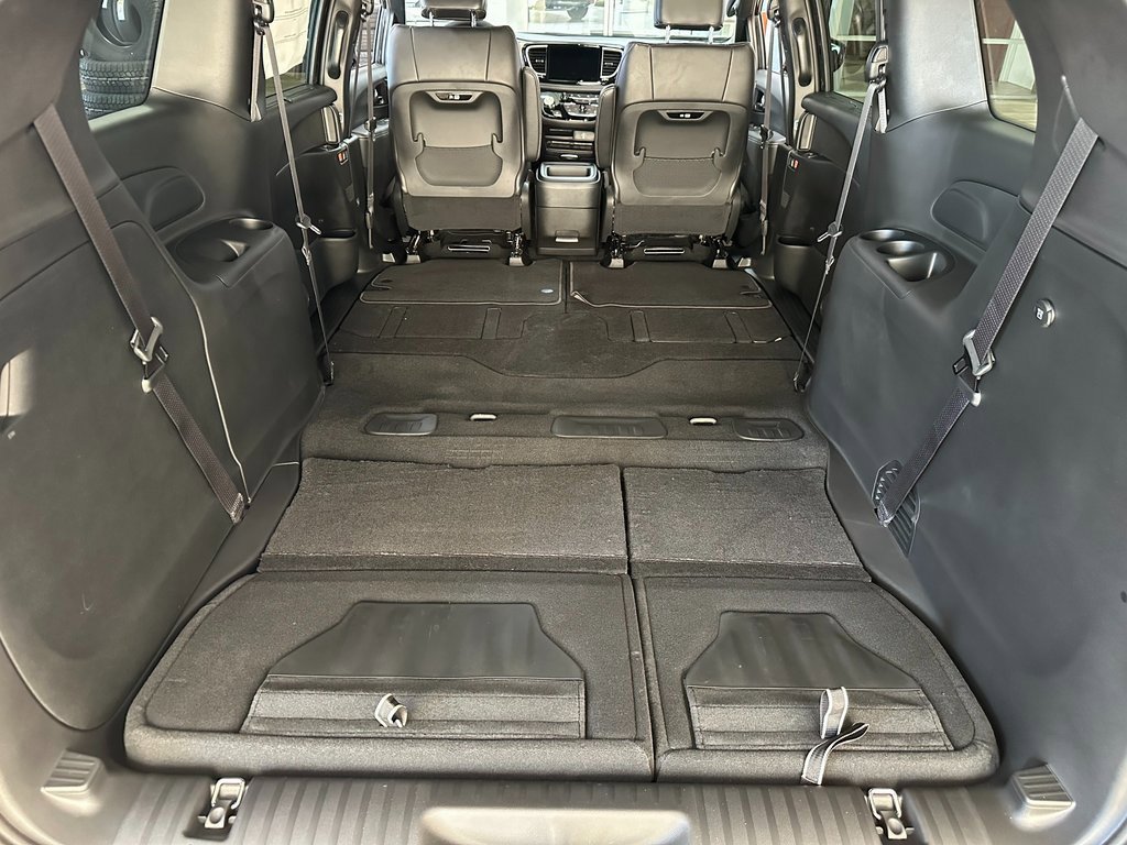 New 2026 Chrysler Pacifica Select w/ S Appearance Package image 43