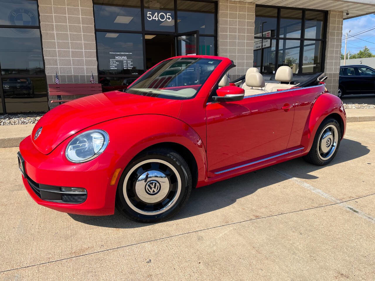 Used 2013 Volkswagen Beetle 2.5 image 2