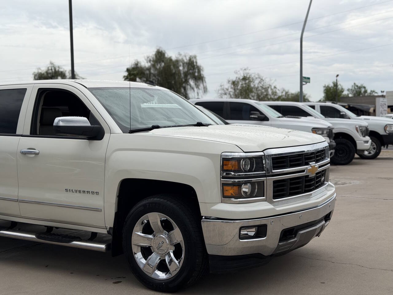 Used 2014 Chevrolet Silverado 1500 LTZ Z71 w/ LTZ Plus Package AWD/4WD image 4